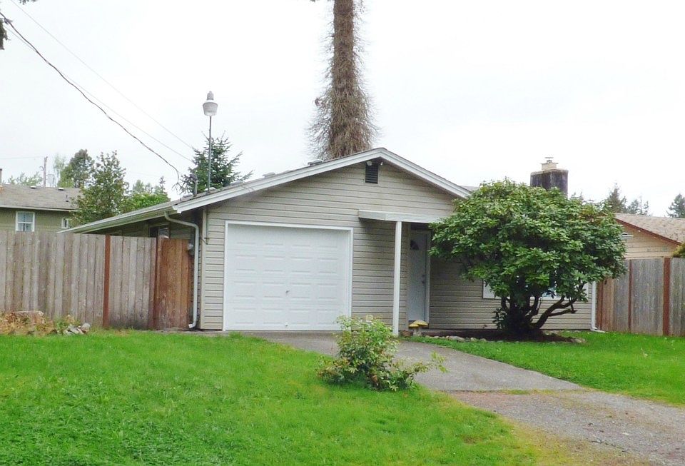 1st image of 16922 17th Ave E