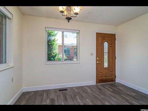 3rd image of 1765 E Lincoln Ln APT 15