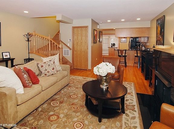 3rd image of 605 South Blvd Unit D