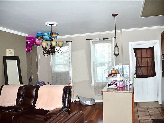 5th image of 8627 123rd Street # Fl 1