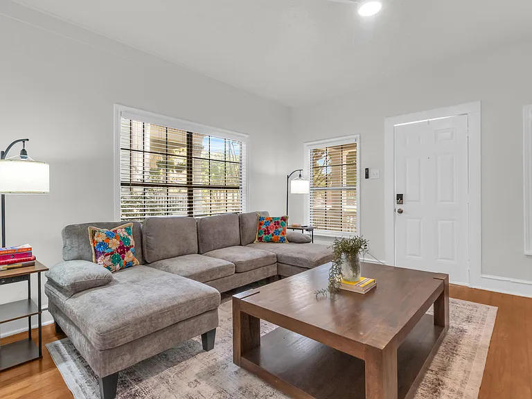 4121 Junius St #4123 — Photo 4