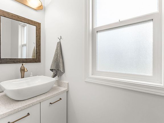 4th image of 46360 Valleyview Rd #146