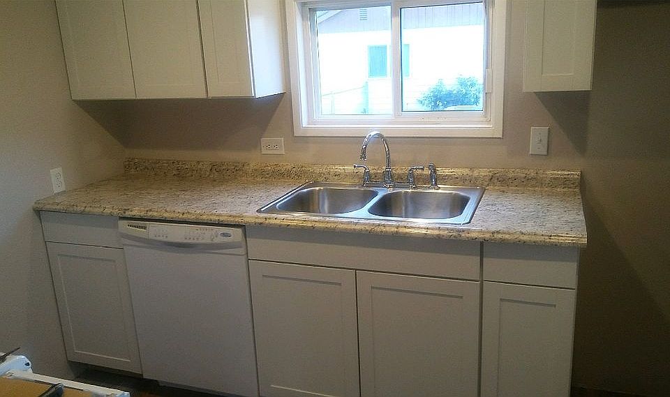 2nd image of 1031 Wright Ave