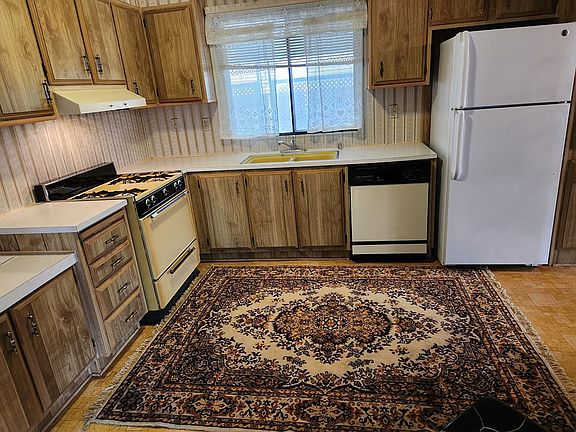5th image of 203 Whispering Pines Dr