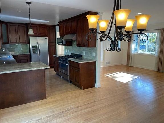 4th image of 3788 Country Club Dr