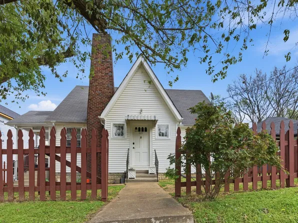 825 Gracey Ave, Clarksville, TN 37040