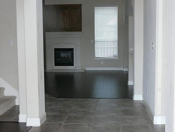 3rd image of 607 Sante Fe Dr
