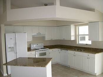 3rd image of 1301 NE 19th Ave