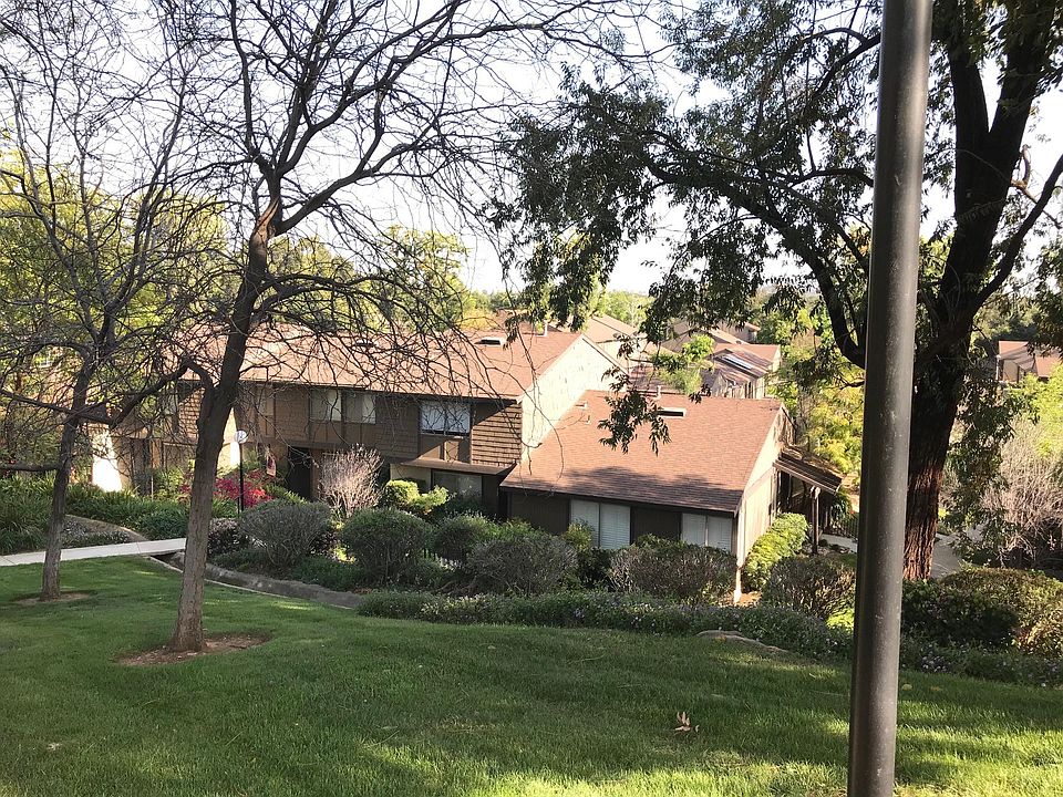 1st image of 307 Woodglen Dr