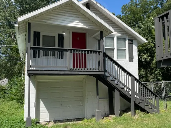 576 S Oxford Ave #B, Independence, MO 64053