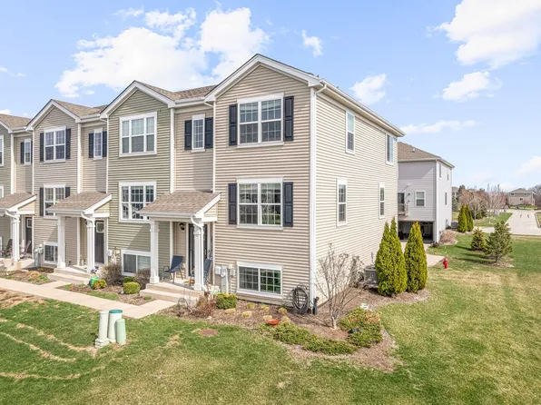 2435 Bella Dr, Hampshire, IL 60140