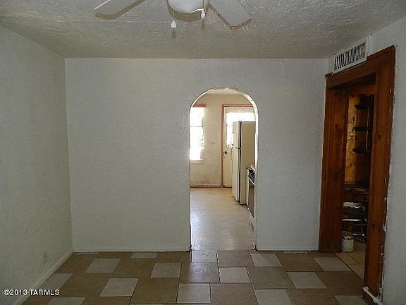 2nd image of 402 W Kentucky St