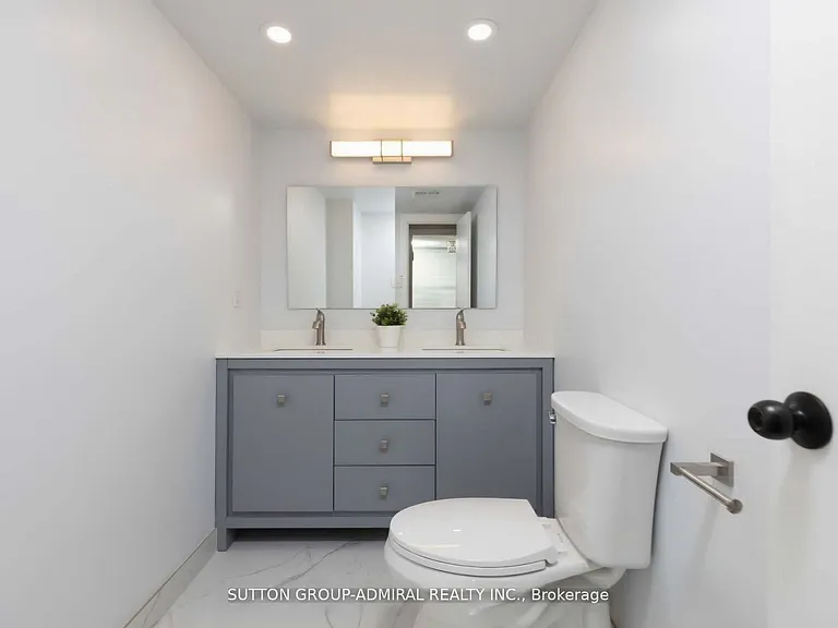50 Inverlochy Blvd #1005 — Photo 15
