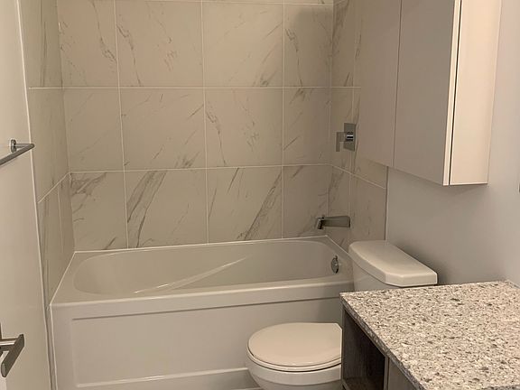 5th image of 31 Tippett Rd #817