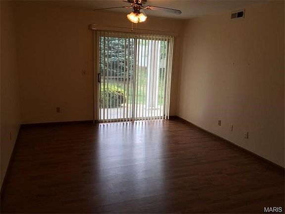 3rd image of 12401 Somerset Place Dr APT B