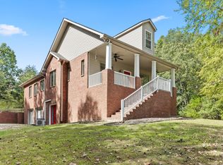 2294 Daniels Rd, Greenbrier, TN 37073