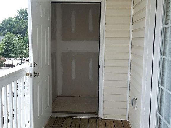 5th image of 132 McKenna Cir