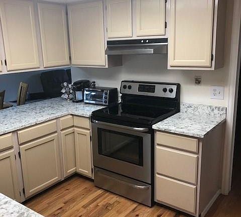 3rd image of 5928 S Willow Way