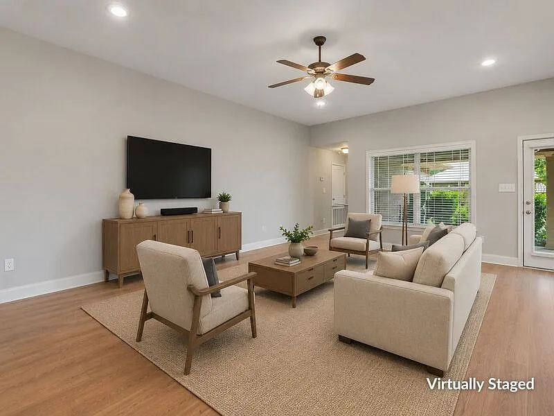 3 bed, 2.0 bath, 1812 sqft, $1,950 — Photo 3