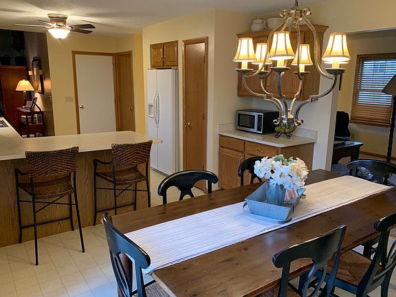 Open bar/seating area.