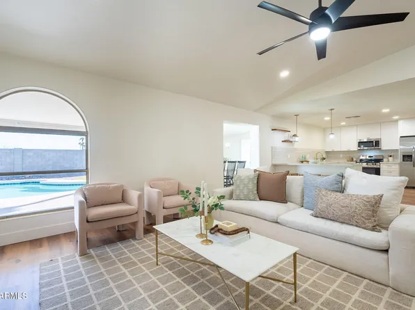 4313 E PEARCE Road, Phoenix, AZ 85044