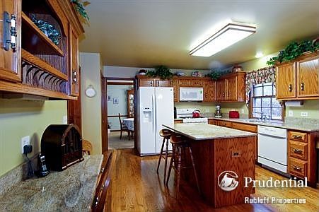 3rd image of 1352 Rolling Oaks Dr