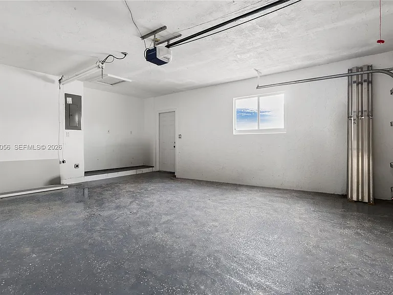 6000 SW 17th St — Photo 32