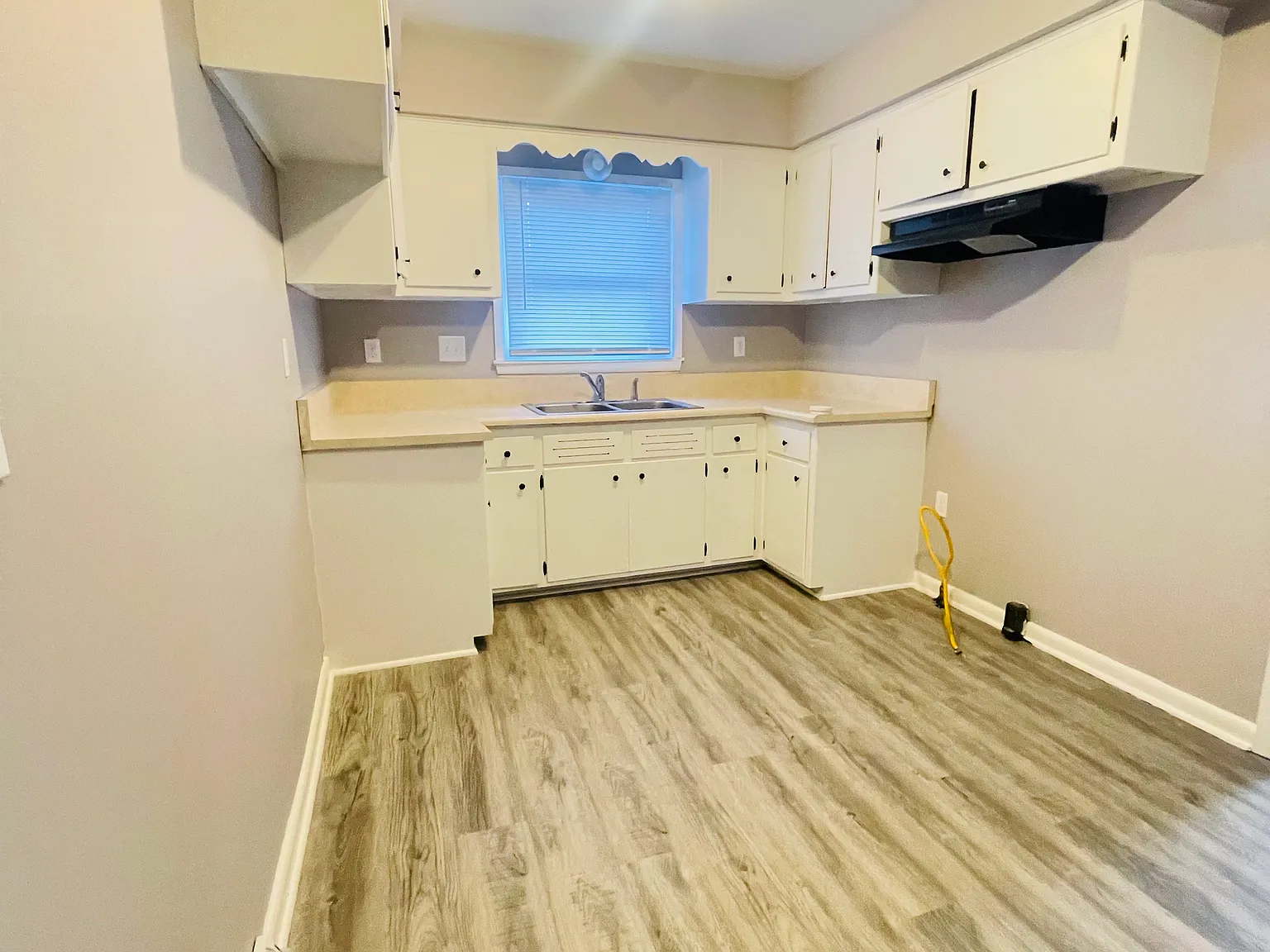 2 bed, 950 sqft, $1,295 — Photo 4
