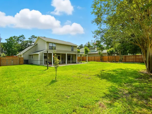 113 Palmetto Dr, Crestview, FL 32539