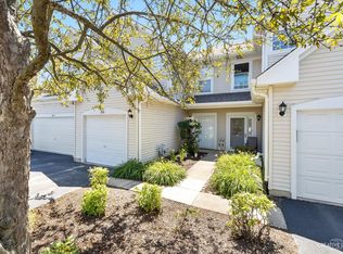 206 Hartford Ct, Oswego, IL 60543