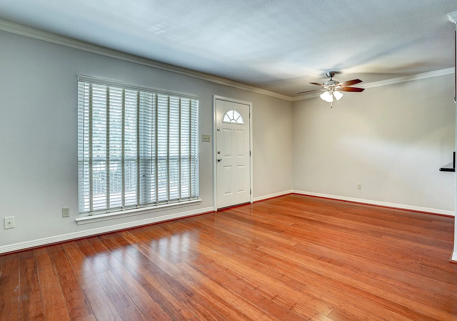 Hawthorne Apts. — Photo 4