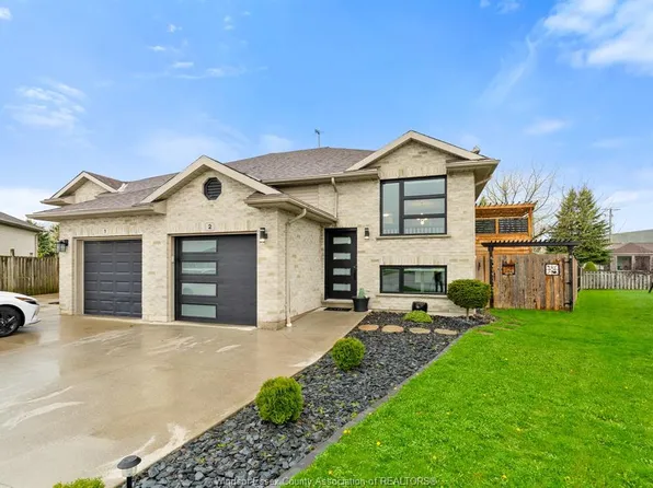 2 Regal Dr, Chatham Kent, ON N0P 2L0