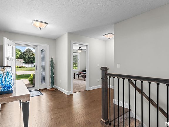 5th image of 1124 Milldale Dr