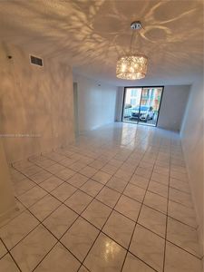 9686 Fontainebleau Blvd APT 105, Miami, FL, 33172