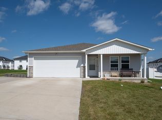 312 Post Oak Dr, Cedar Falls, IA 50613