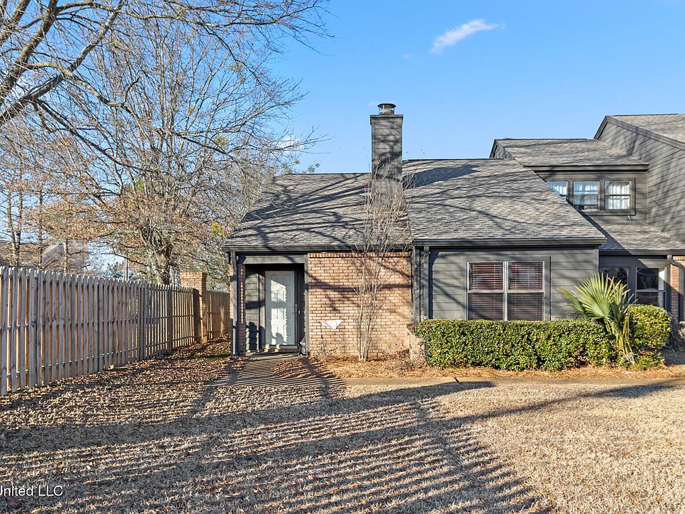 1st image of 54 Woodlake Dr