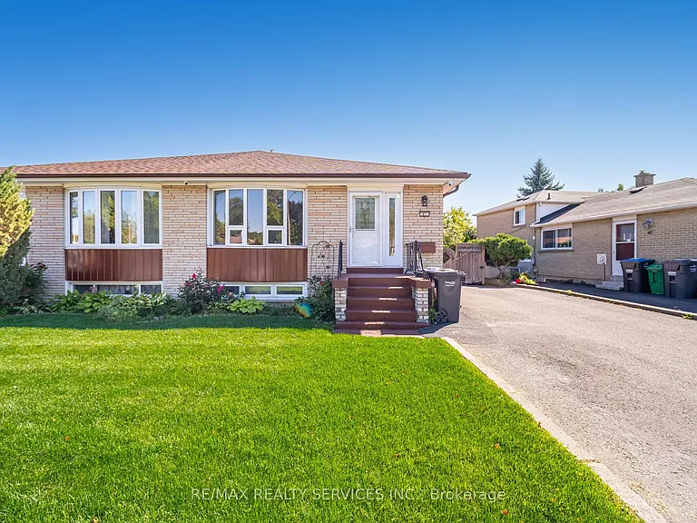 61 Avondale Blvd — Photo 3
