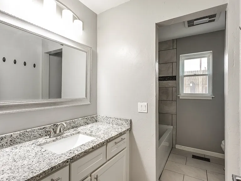 1809 Norwich Pl — Photo 2