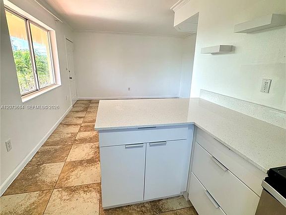 3rd image of 1020 SW 7th St #Townhouse 9