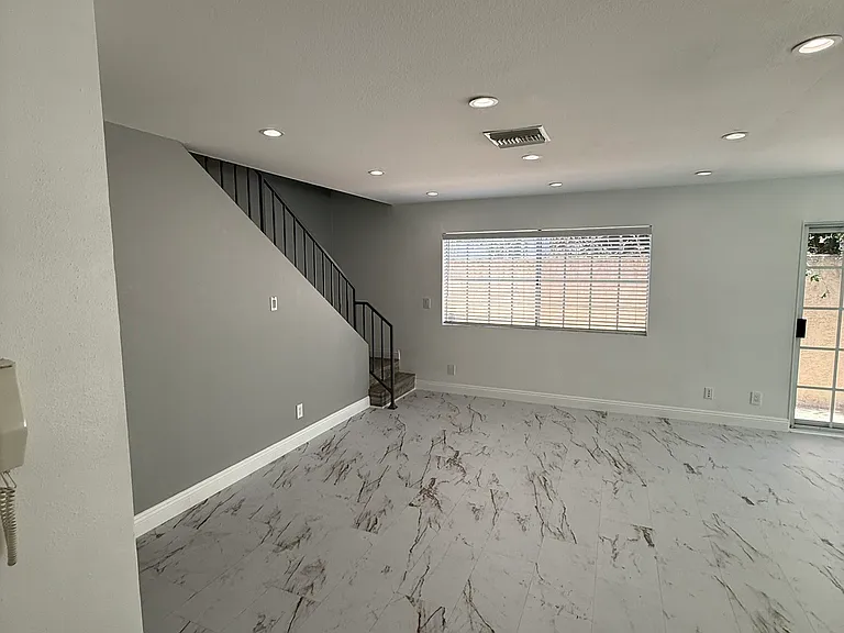 10274 Tujunga Canyon Blvd #4 — Photo 1