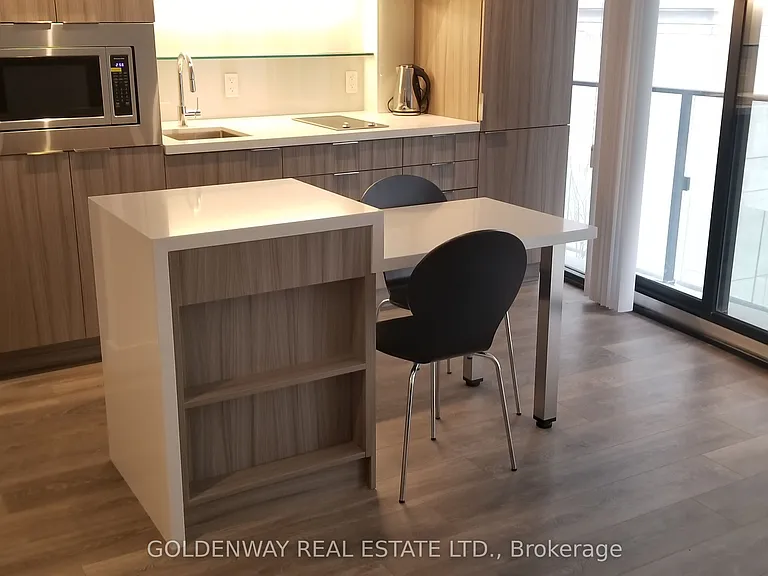 215 Queen St W #612 — Photo 5