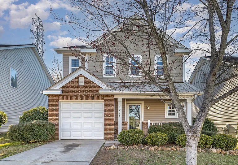 13716 Riding Hill Ave — Photo 1