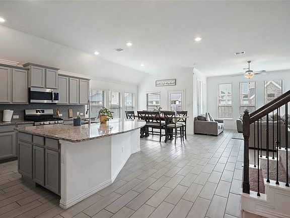 4th image of 2218 Marian Lee Ln