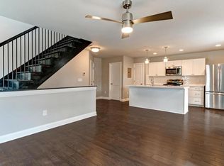 48 Aston Row Ln #B, Columbus, OH 43201