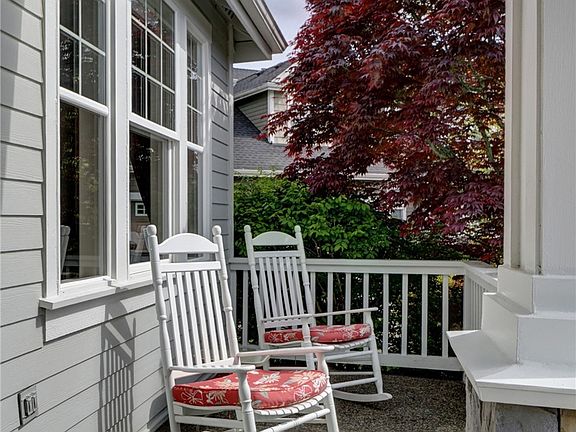 3rd image of 14712 144th Avenue Ct E