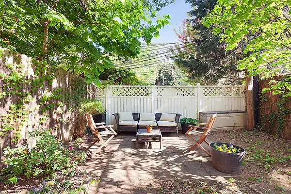 Sold by Compass | media 9