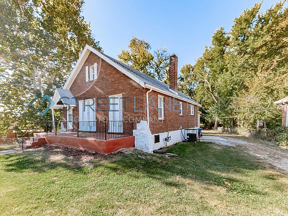 3rd image of 3411 Maybelle Dr