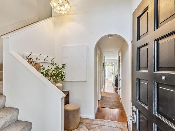 5th image of 305 Springside Way
