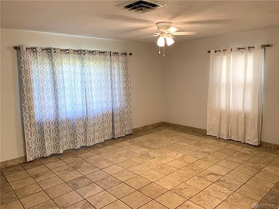 5th image of 216 Lynnhaven Dr