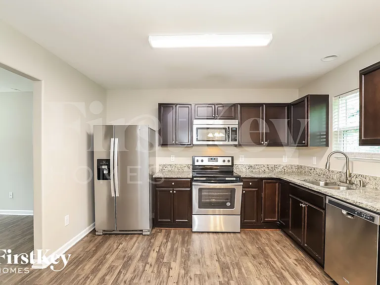 2204 Matthew Oaks Ct — Photo 7